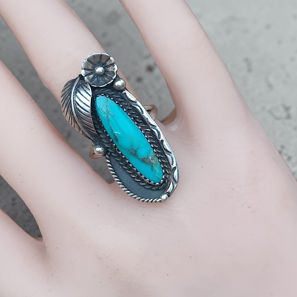 Vintage Sterling Navajo Turquoise Ring 225$